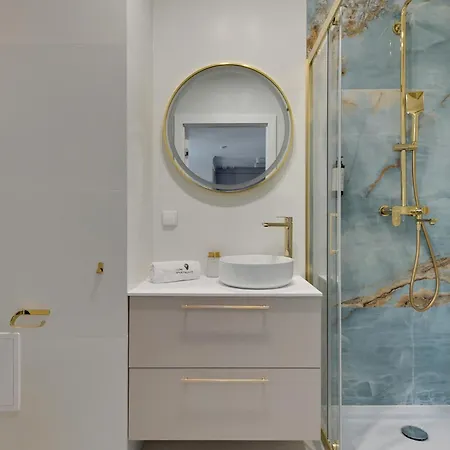 With Parking By Lion Gdynia