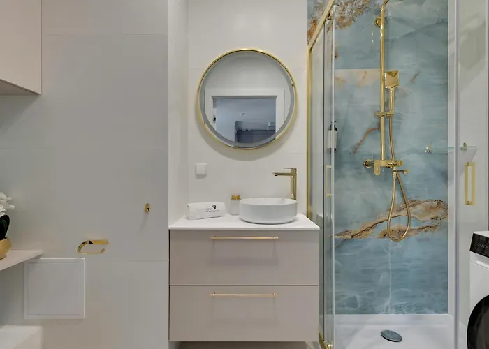 With Parking By Lion Gdynia